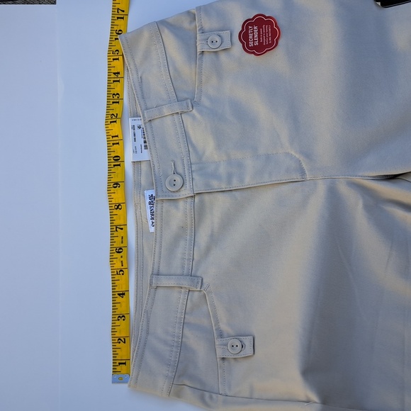 NWT Women’s St. John’s Bay SECRETLY SLENDER Bermuda Shorts Sz 10 Khaki - Picture 4 of 6